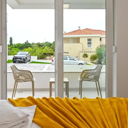 Apartments Break With Pool Novalja Exterior photo