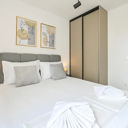 Apartments Break With Pool Novalja Room photo
