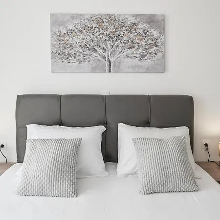 Apartments Break With Pool Novalja Room photo