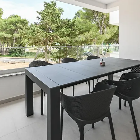 Apartments Break With Pool Novalja Room photo