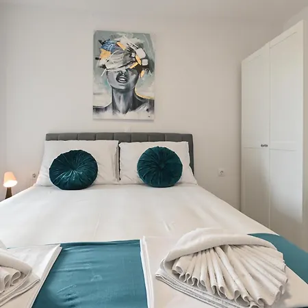 Apartments Break With Pool Novalja Room photo