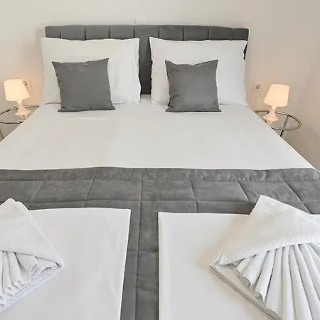 Apartments Break With Pool Novalja Room photo