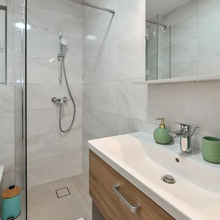 Apartments Break With Pool Novalja Room photo