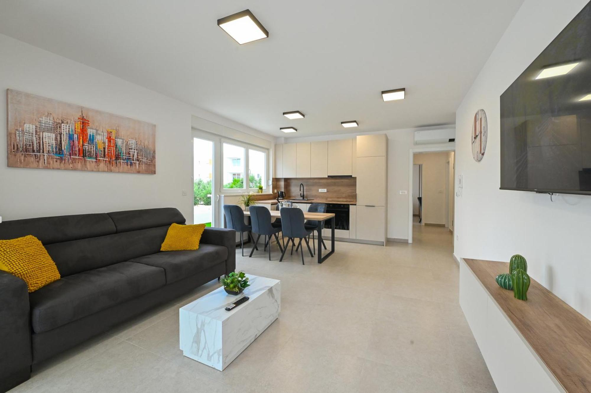 Break With Pool Apartment *