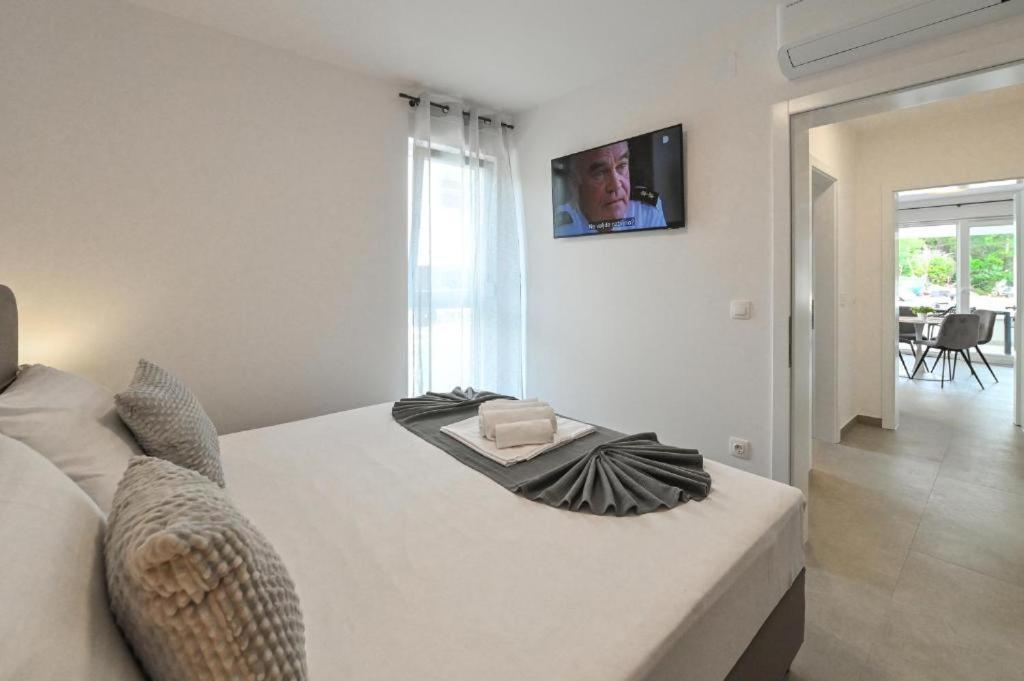 Break With Pool Apartment *
